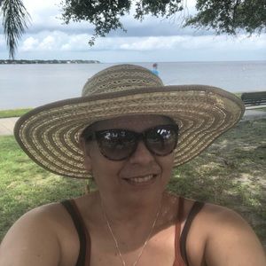 Meet your Posher, Sandra